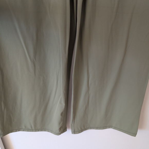 Athleta Womens Large Elation Wide Leg Pants Leggings Green Activewear Workout - Picture 2 of 8